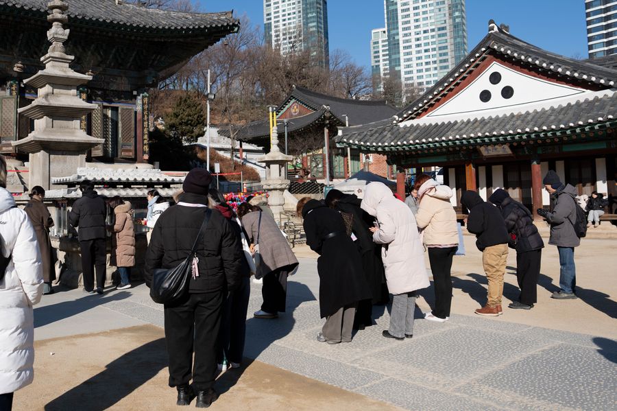 Temple tour at Bongeunsa