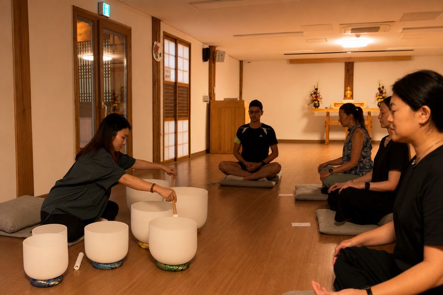 Singing bowl sound bath